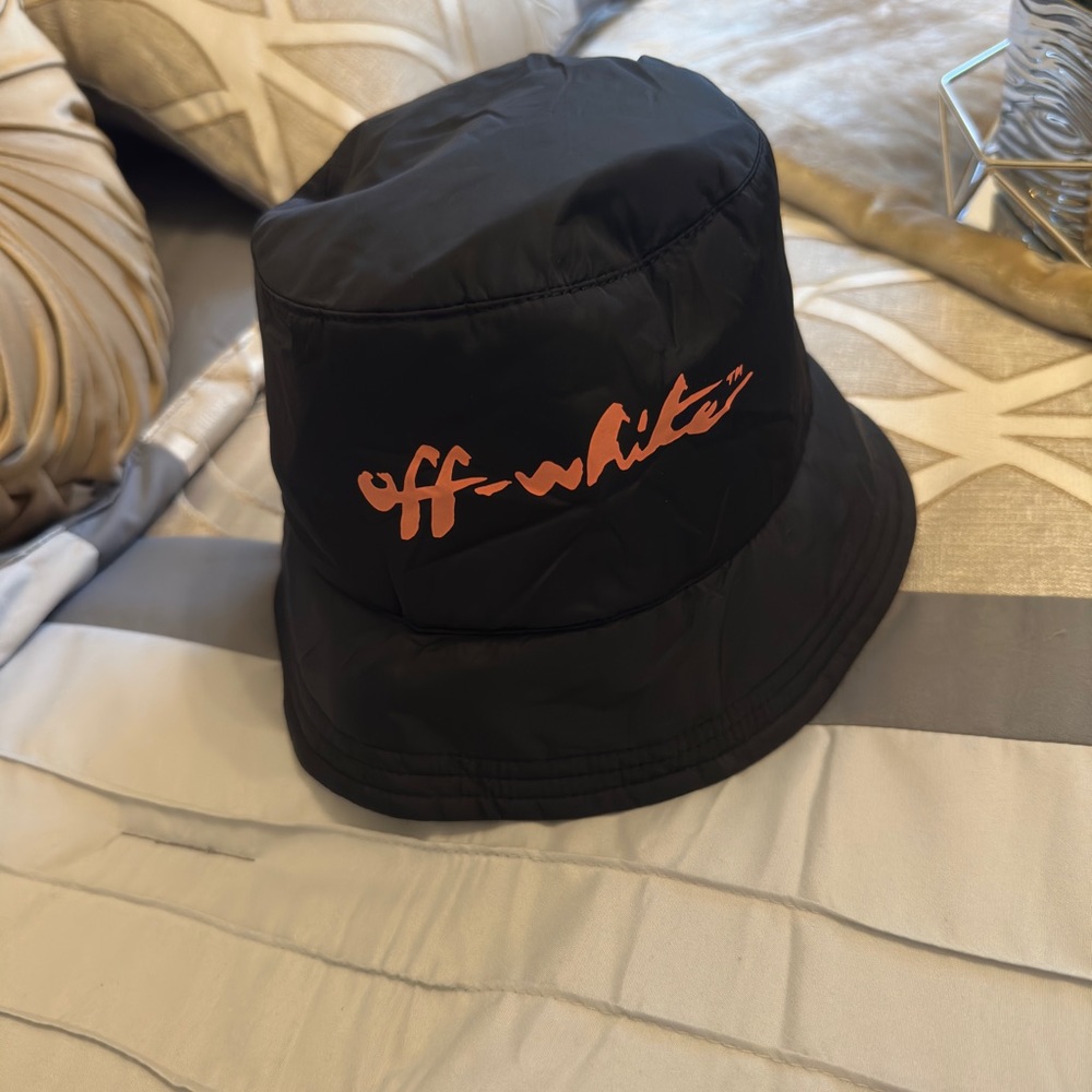 Off white bucket hat